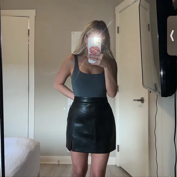 Wilfred Patio Leather Skirt Black - Picture 2 of 5